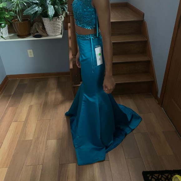 Mermaid 2 piece Turquoise Prom Gown - Picture 4 of 4